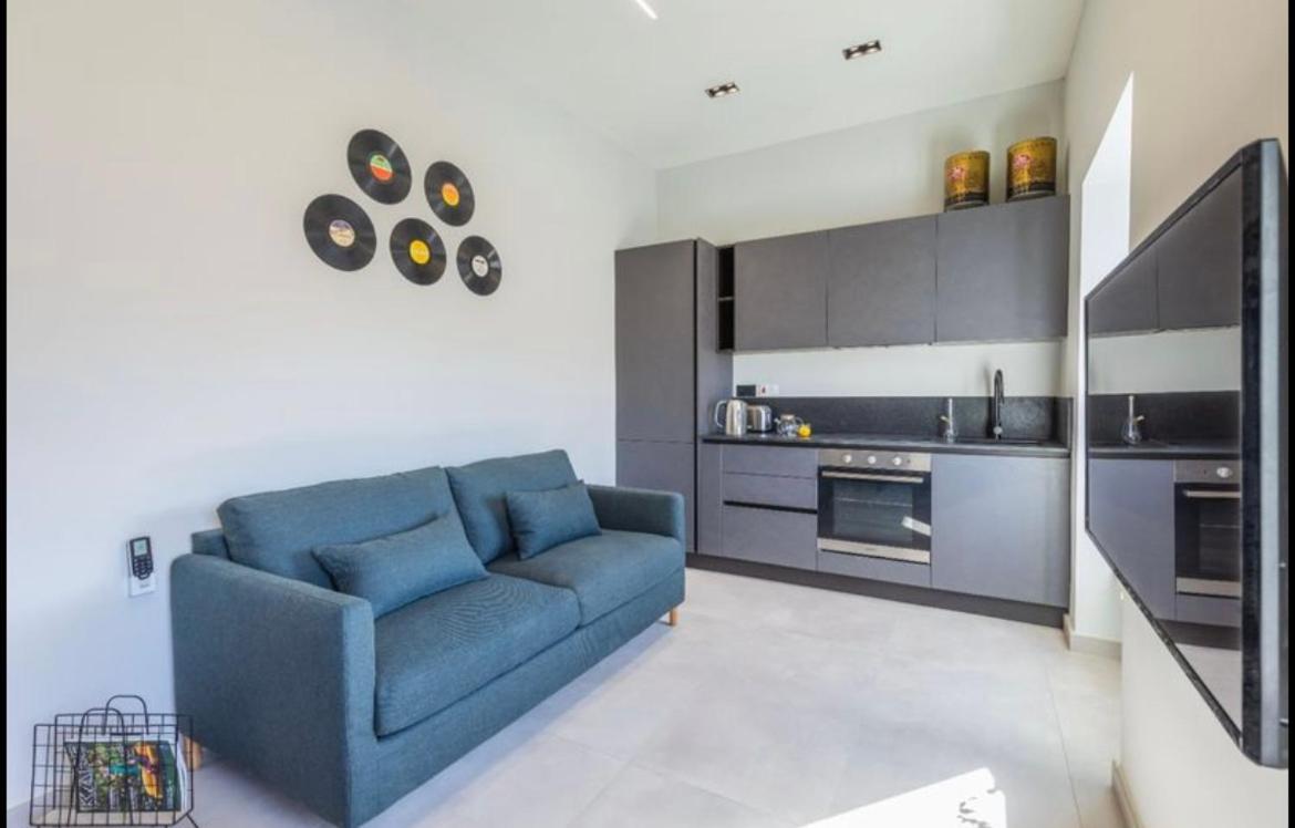 Stylish 1-Bedroom Apartment Just 5 Minutes from Valletta by Ferry photo 5