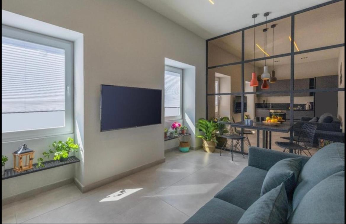 Stylish 1-Bedroom Apartment Just 5 Minutes from Valletta by Ferry photo 2