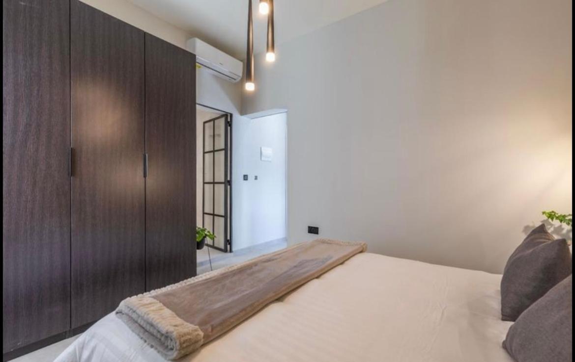 Stylish 1-Bedroom Apartment Just 5 Minutes from Valletta by Ferry photo 3