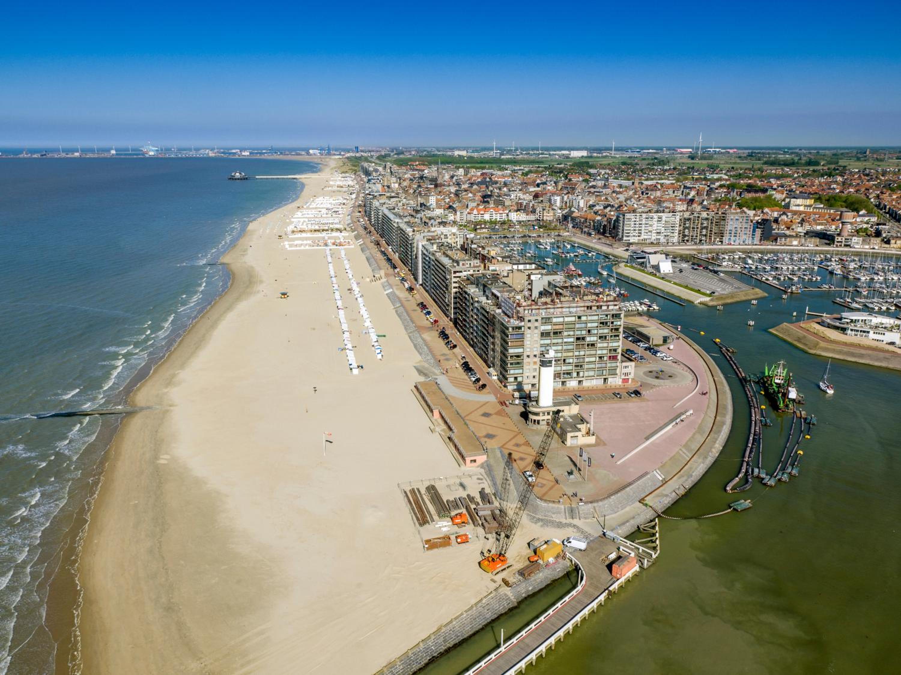 Modern app 6p met topligging - aan strand & haven