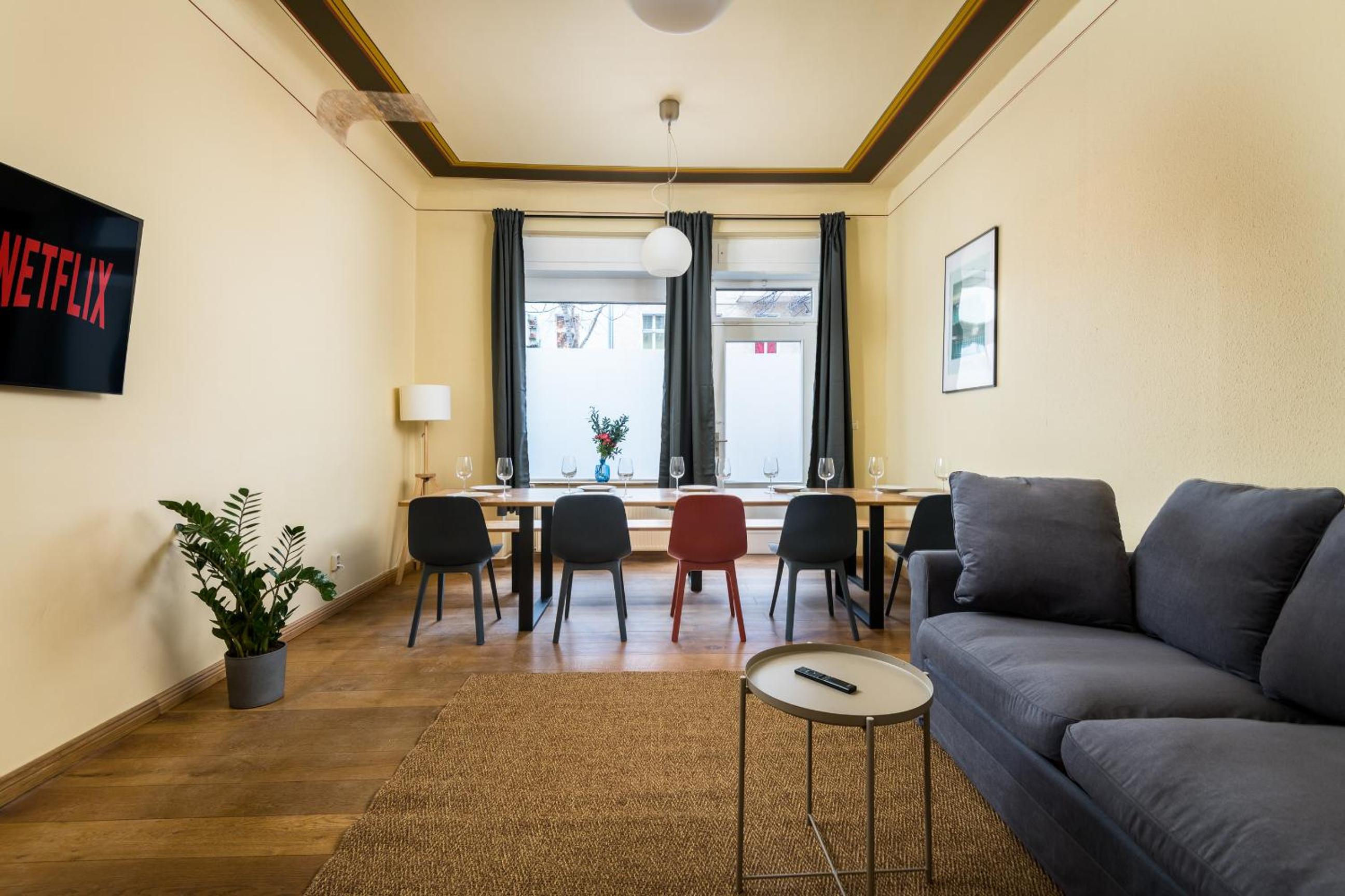 Super Zentral super schöner Altbau in Moabit Rostockerstraße im Herzen von Berlin für bis zu 6 Personen