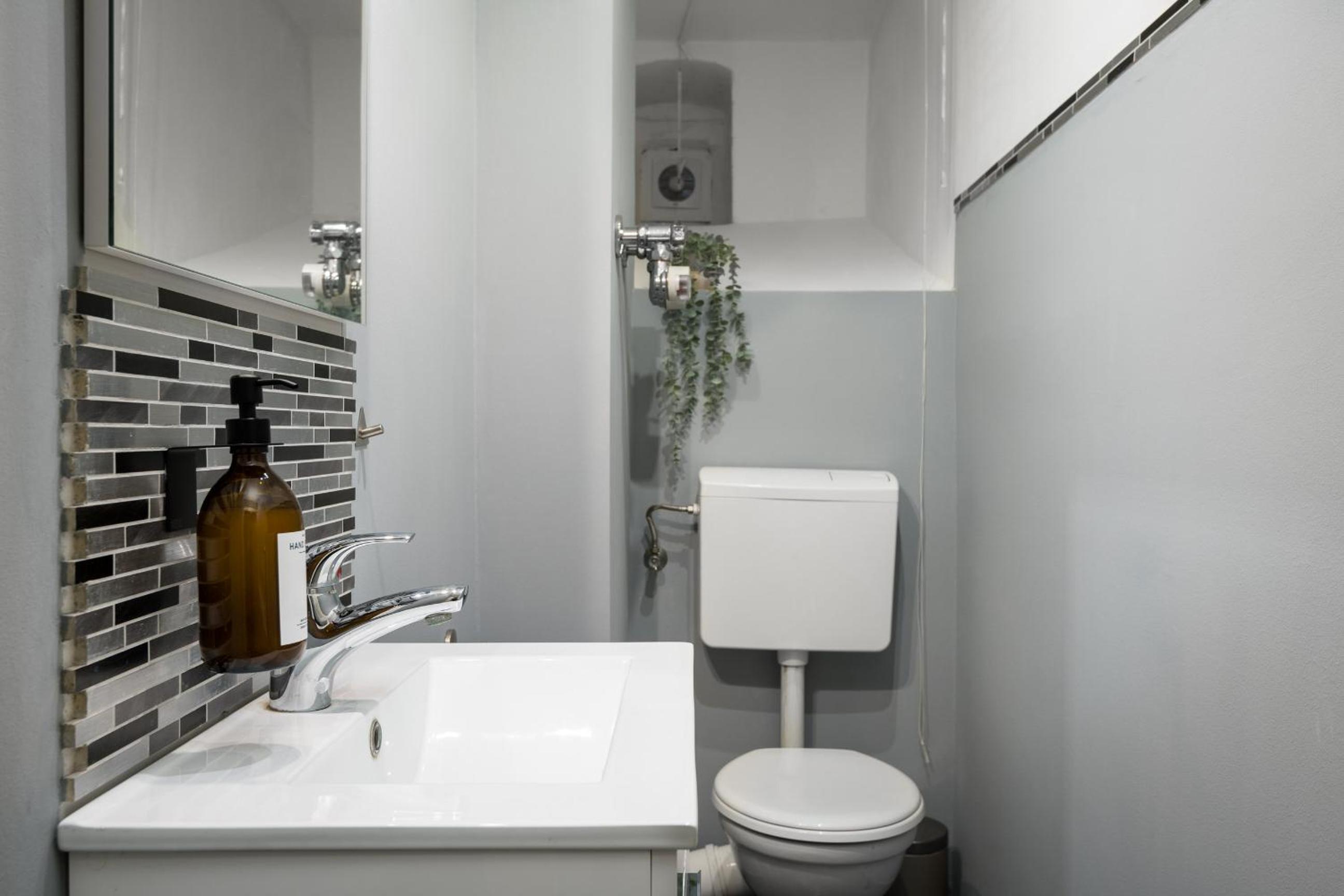 Super Zentral super schöner Altbau in Moabit Rostockerstraße im Herzen von Berlin für bis zu 6 Personen