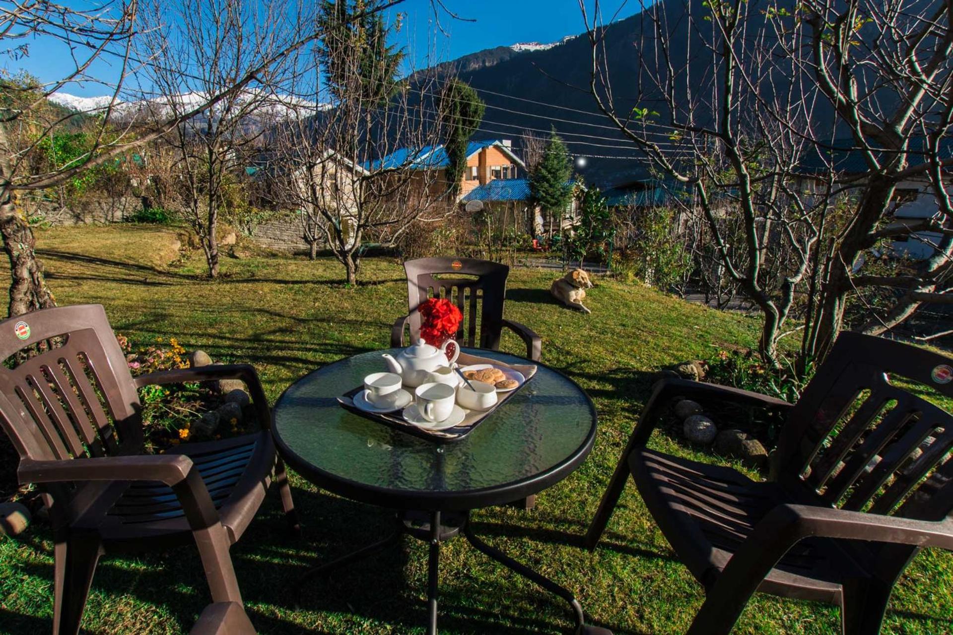 StayVista at Jodhpur House - Heritage Stay, Manali view 2