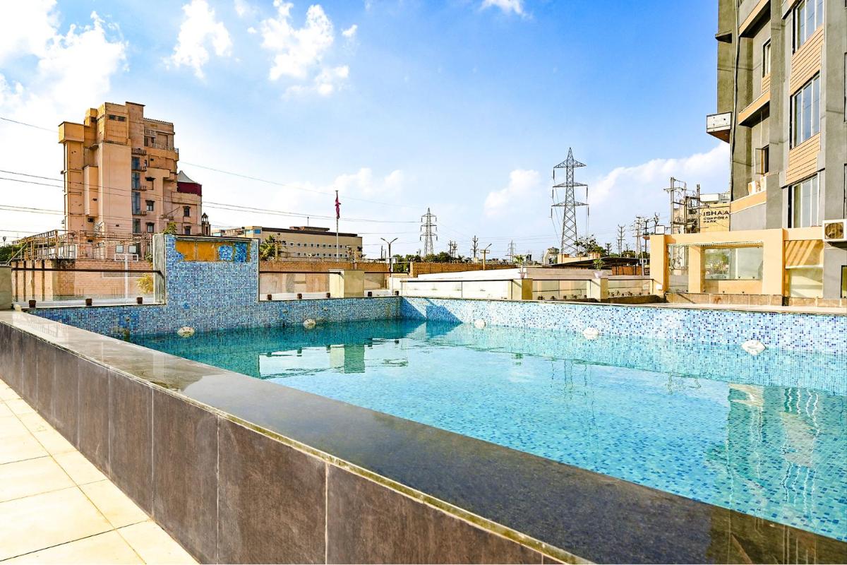 swimming pool