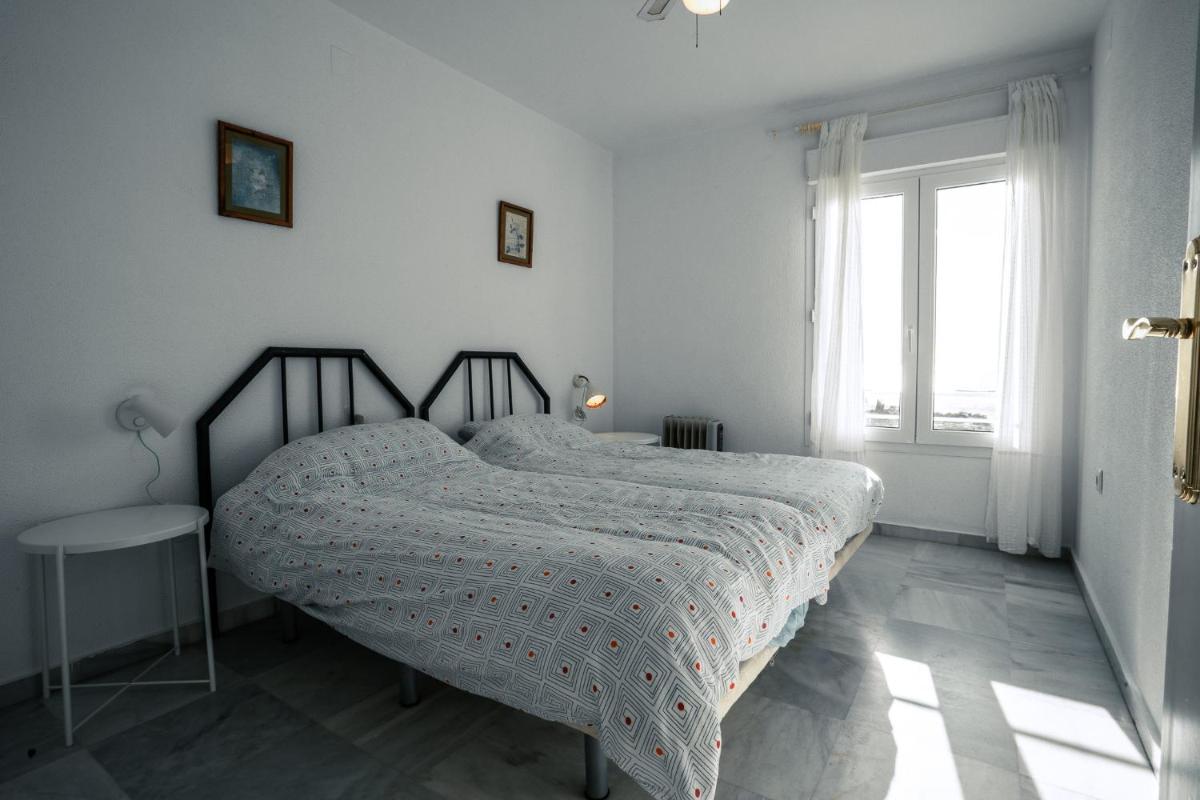 Beach apartment & terrace with panoramic sea view Conil Santa Barbara B photo 5