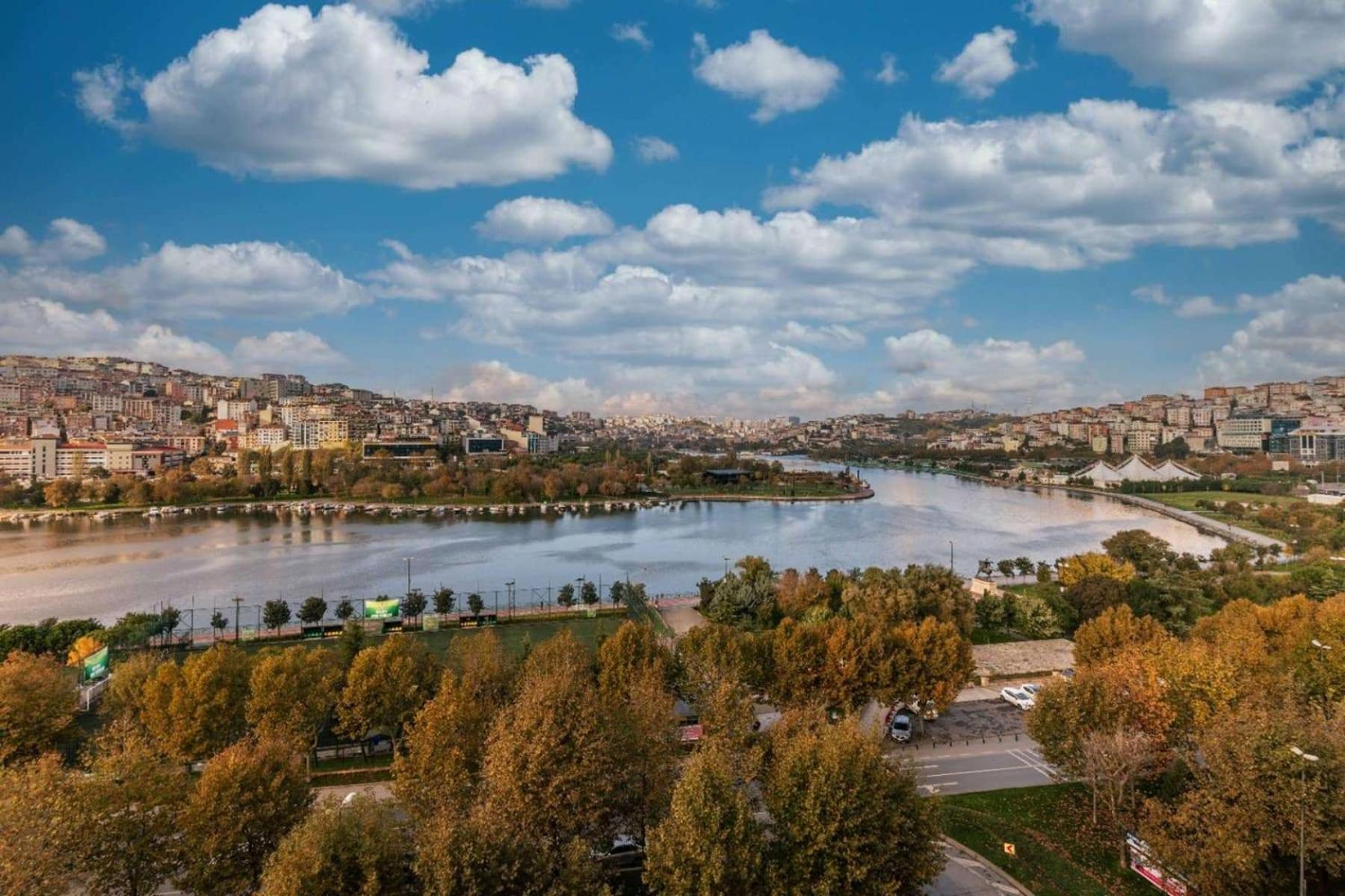 Ramada by Wyndham İstanbul Golden Horn - Image 67