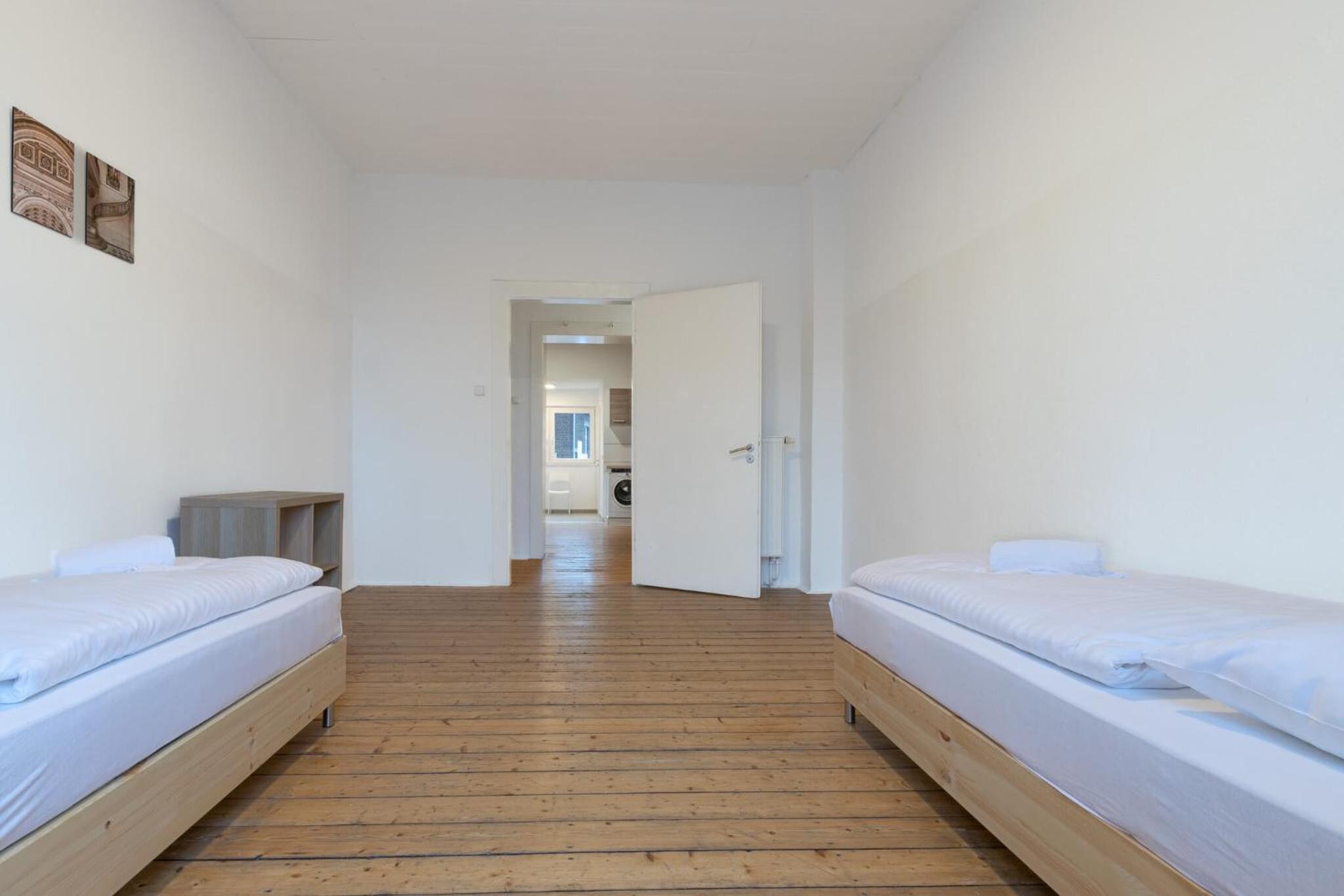 T&K Apartments - Duisburg - 4 Rooms Apartment - 2nd Floor