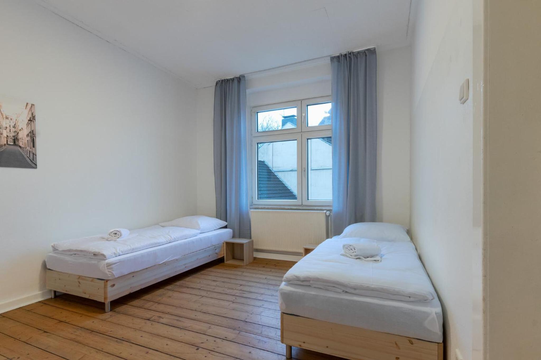 T&K Apartments - Duisburg - 4 Rooms Apartment - 2nd Floor