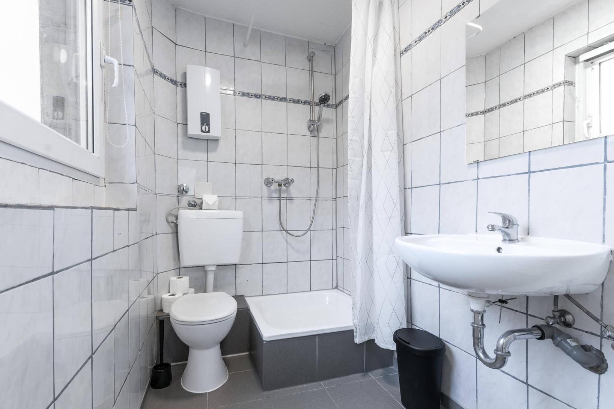 T&K Apartments - Duisburg - 4 Rooms Apartment - 2nd Floor