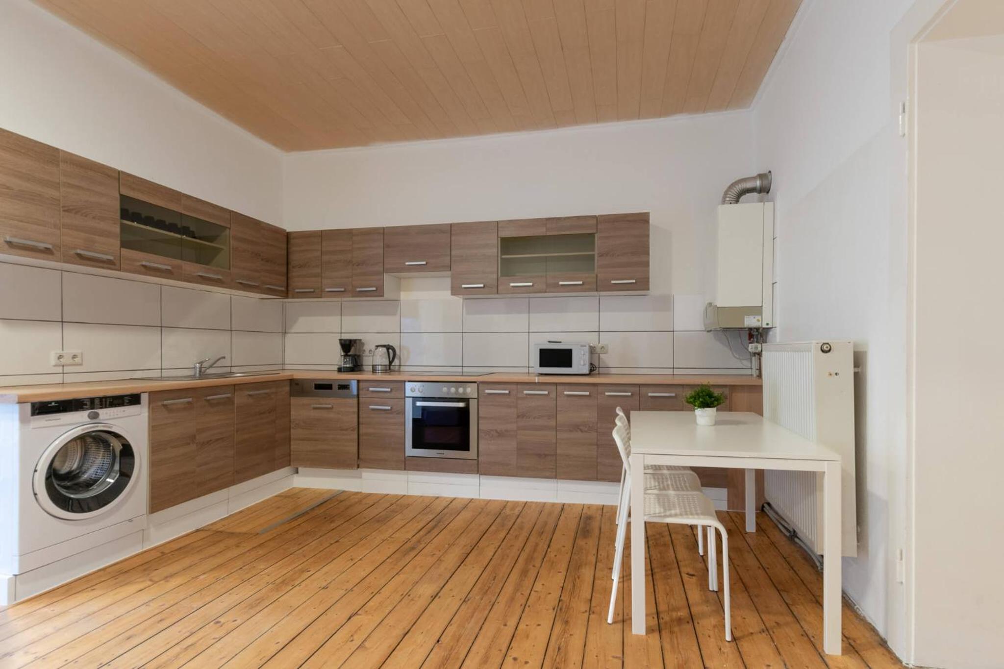 T&K Apartments - Duisburg - 4 Rooms Apartment - 2nd Floor