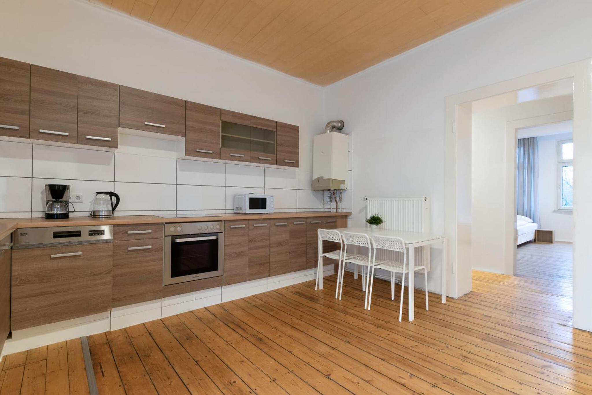 T&K Apartments - Duisburg - 4 Rooms Apartment - 2nd Floor