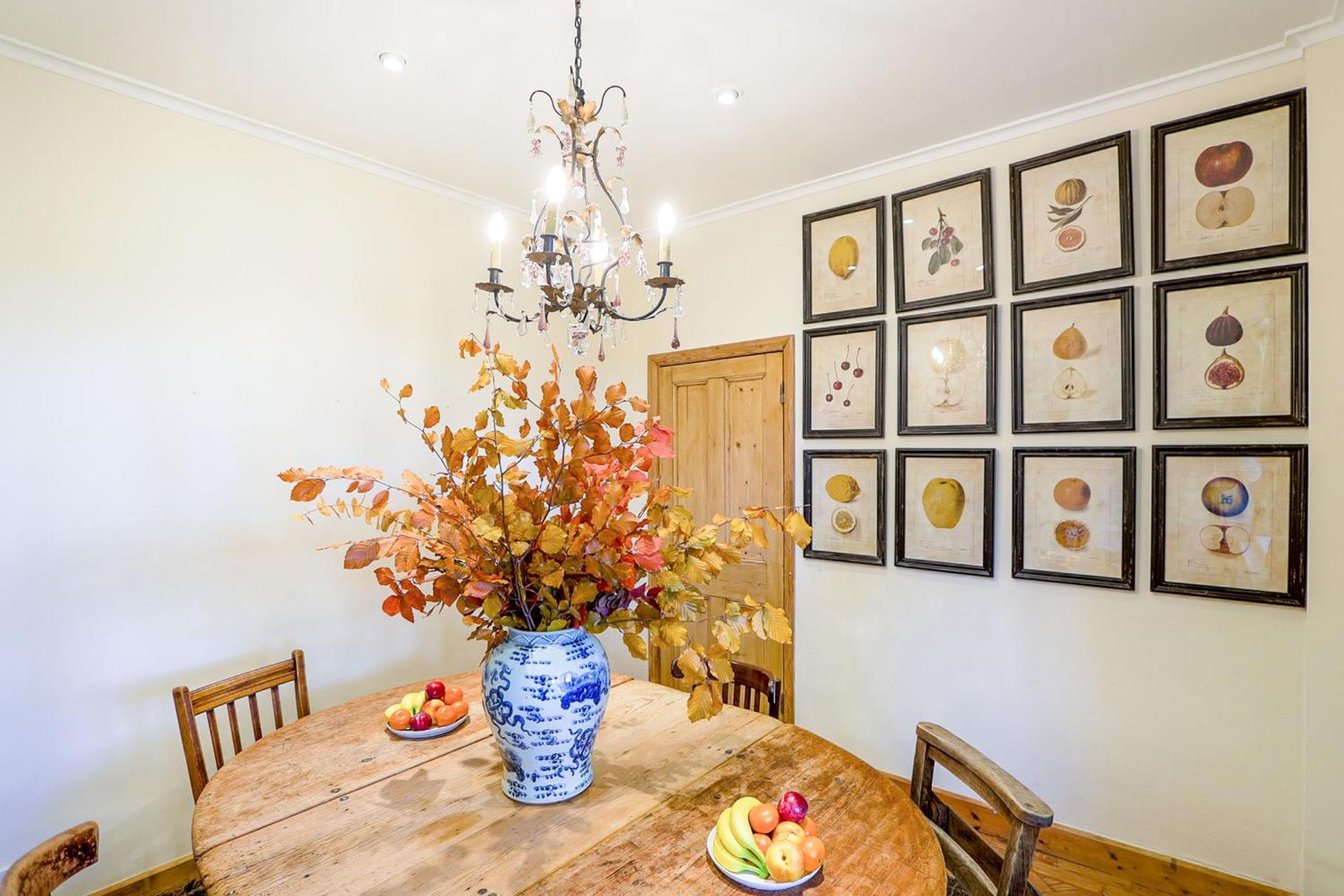 A North London Retreat Cottage, 3 bed with garden
