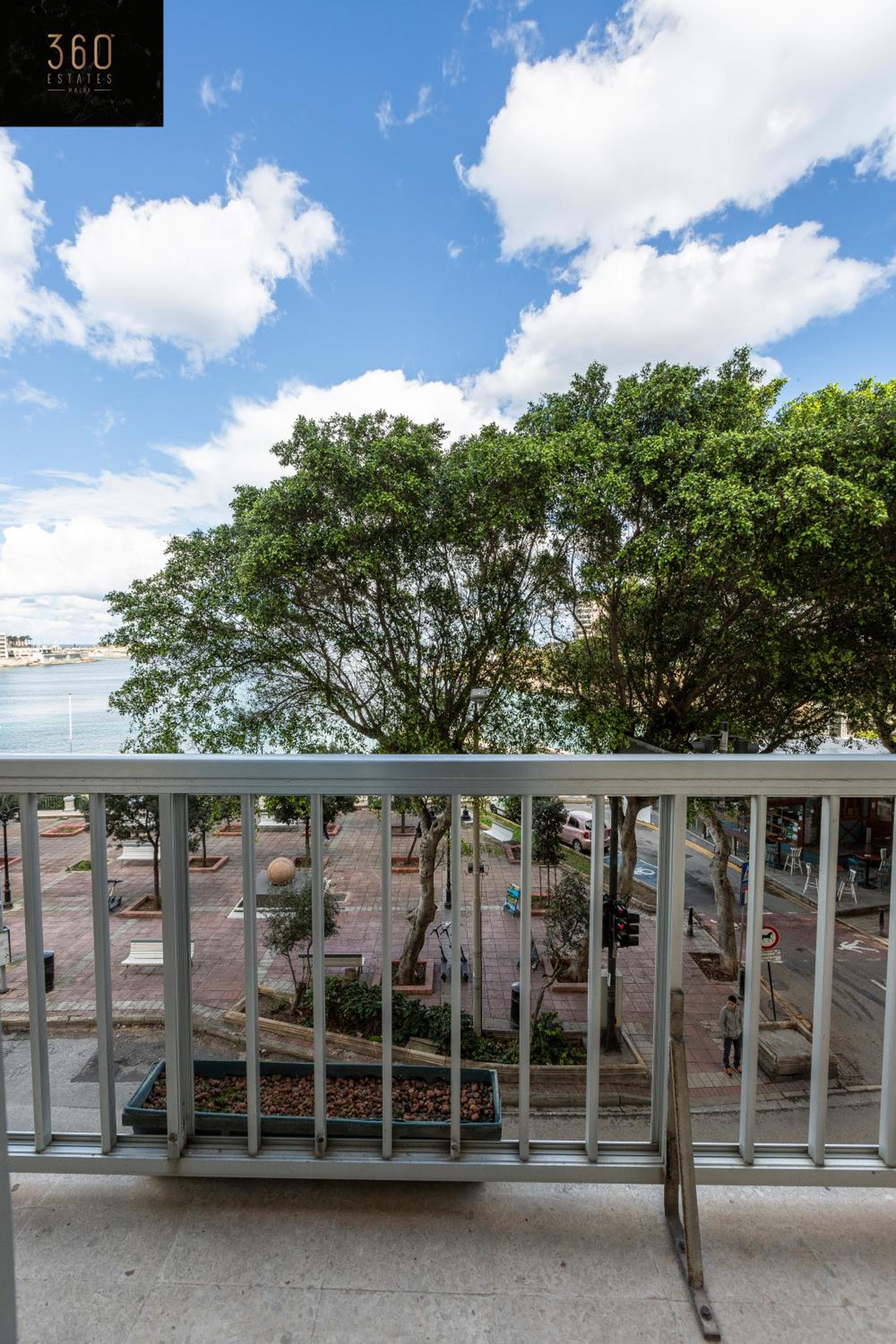 A comfy Seafront 1BR APT, in Tower Road in Sliema by 360 Estates photo 3