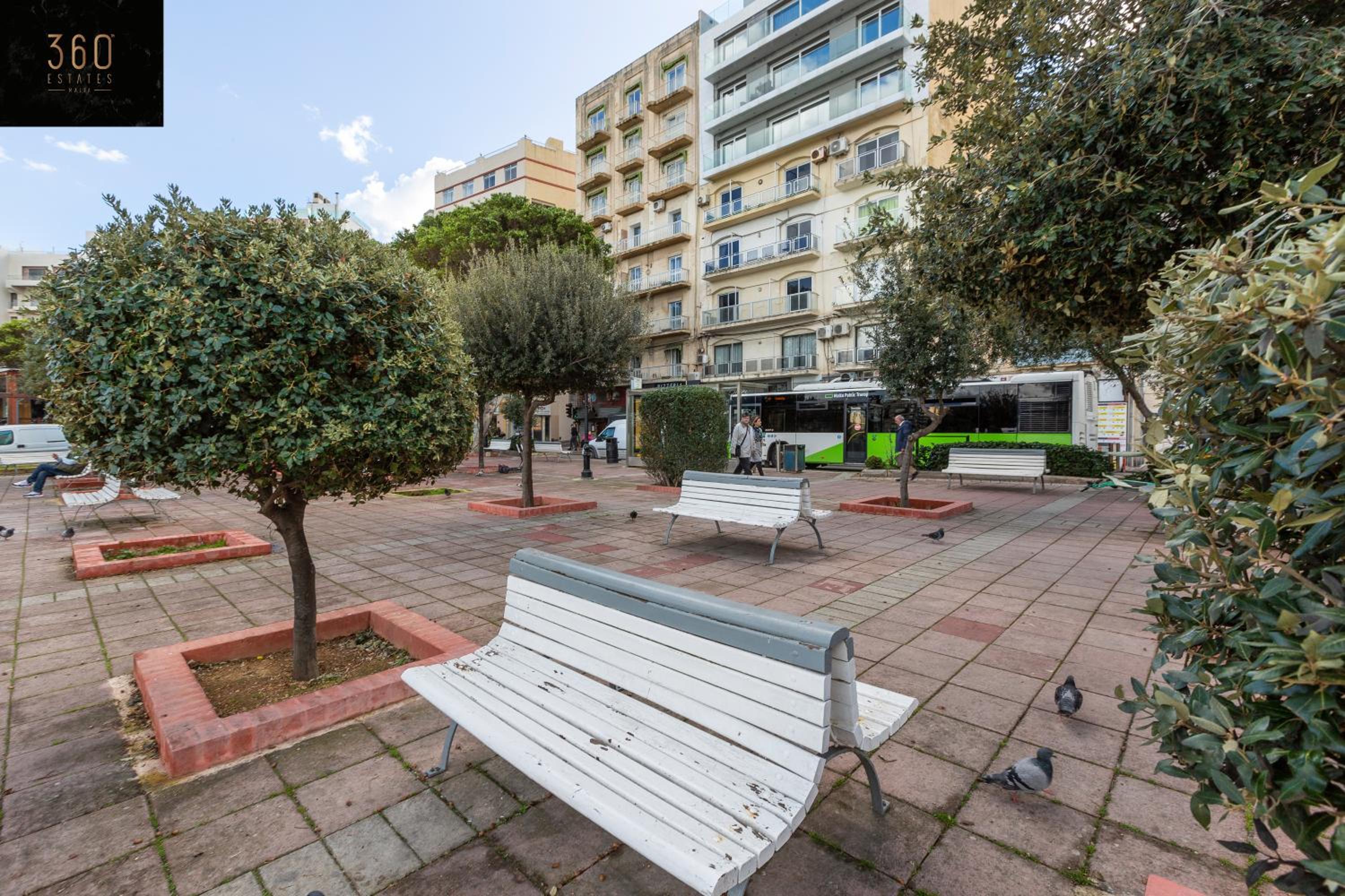 A comfy Seafront 1BR APT, in Tower Road in Sliema by 360 Estates