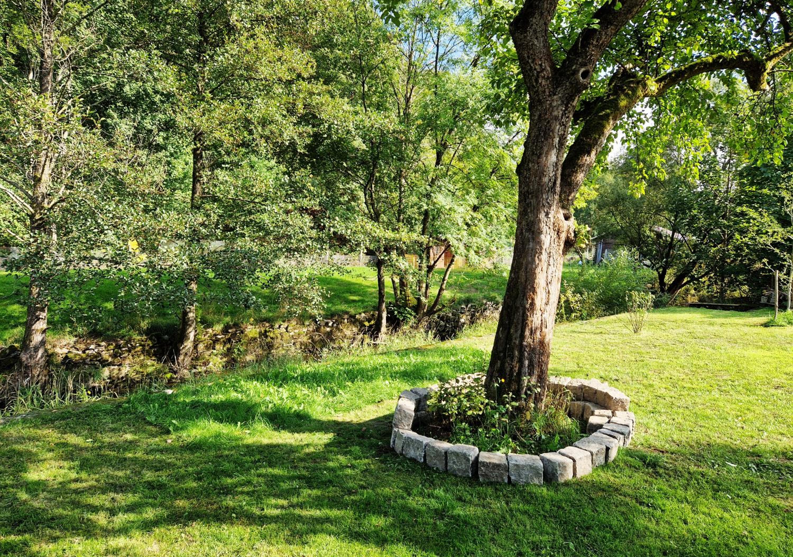 Holzhaus mit Kamin - Am Forellenfluss