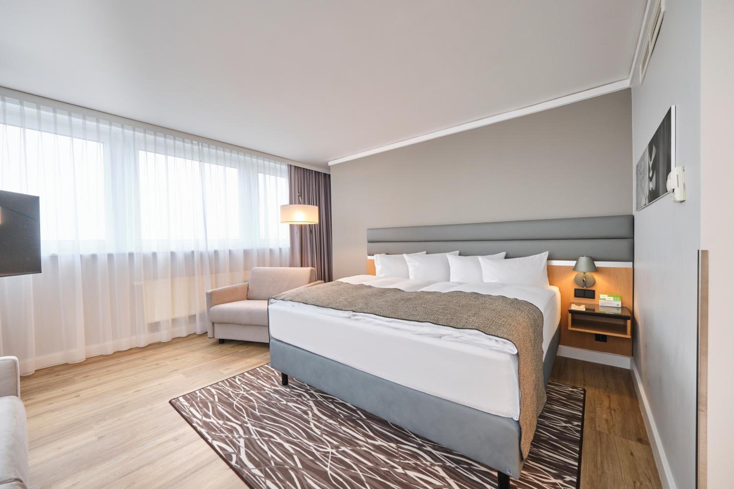 Holiday Inn Berlin Airport - Conference Centre, an IHG Hotel - Property Image 9