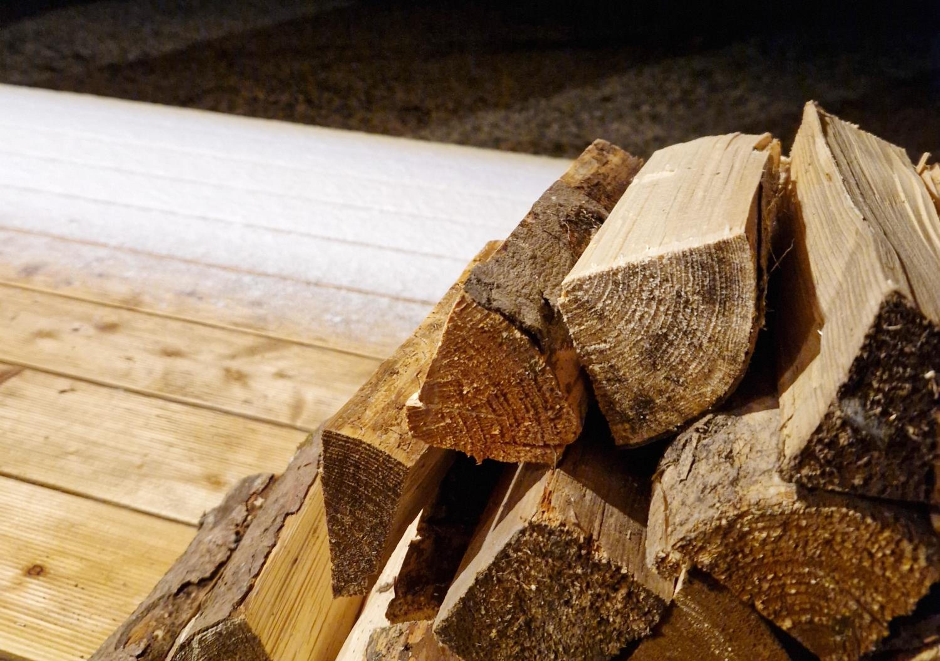 Holzhaus mit Kamin - Am Forellenfluss