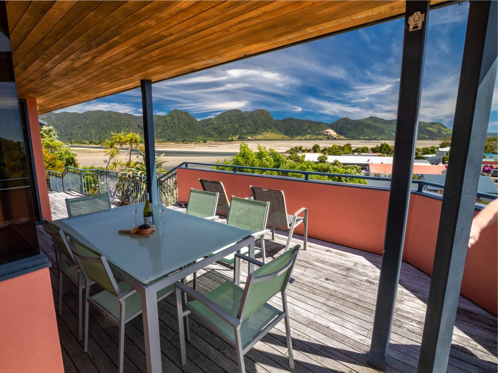 Aorere House - Collingwood Holiday Home