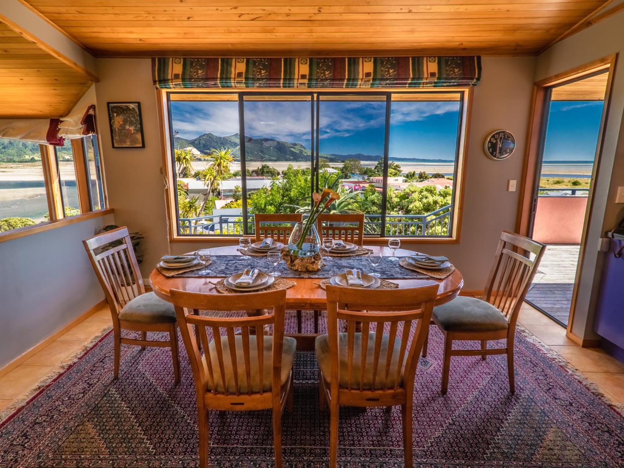 Aorere House - Collingwood Holiday Home