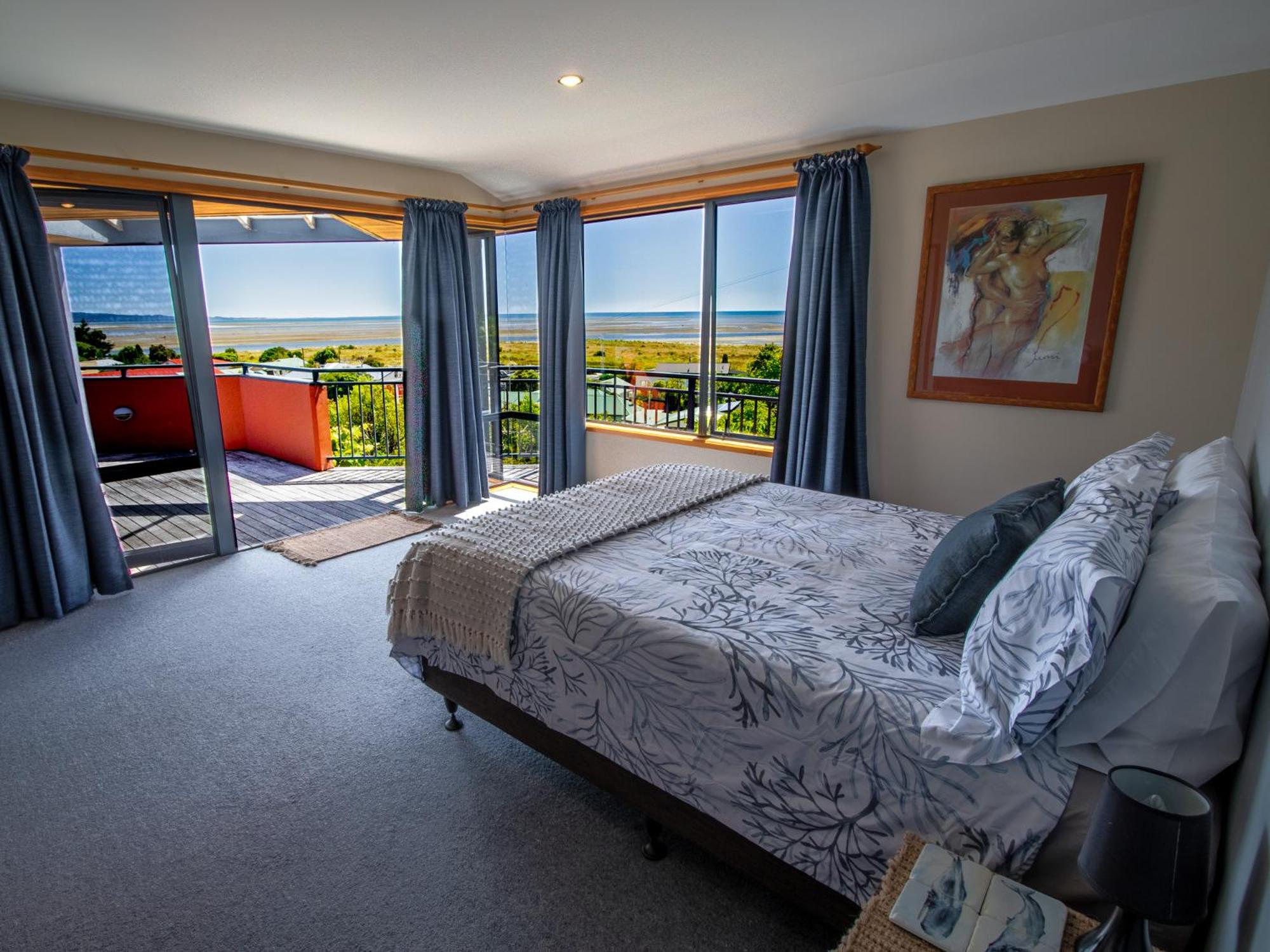 Aorere House - Collingwood Holiday Home