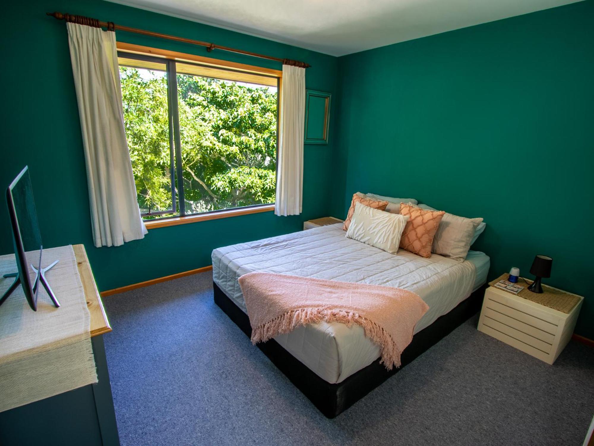 Aorere House - Collingwood Holiday Home