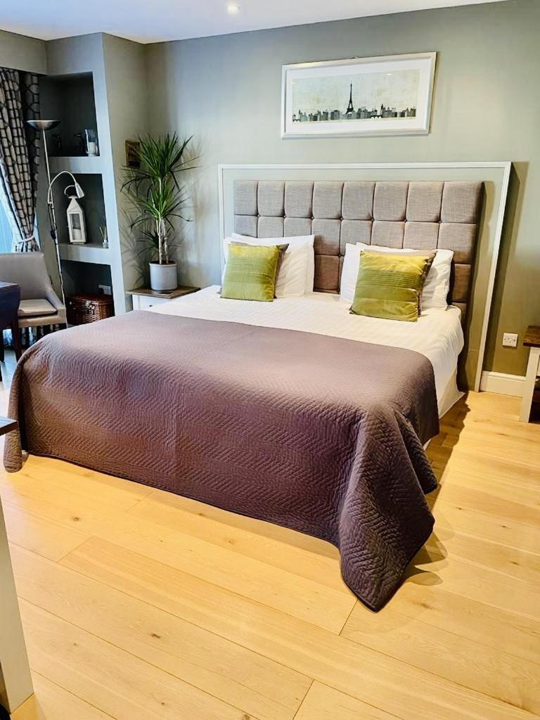 Huntingdon Vacations - The Thorpe Guesthouse - Property Image 3