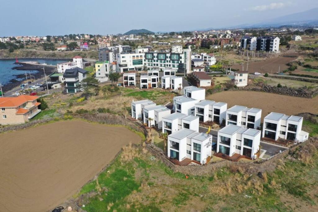 Aewol Sea Town House 18 view 2