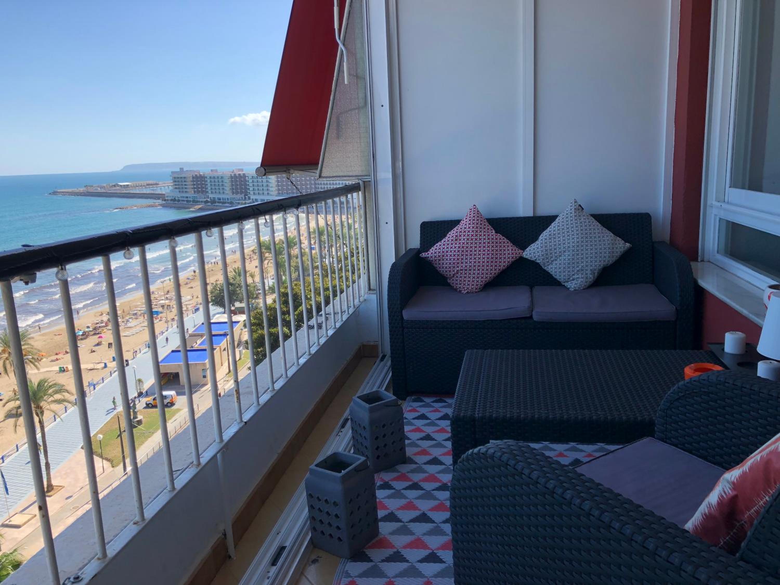 Apartment with Terrace and Sea View