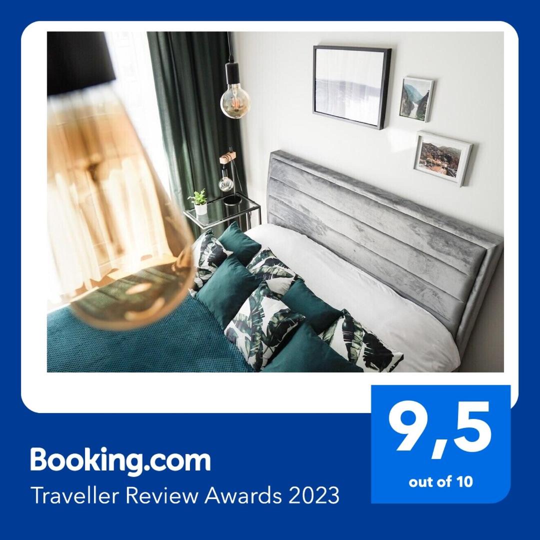 Vizzit Us Premium Apartments view 2