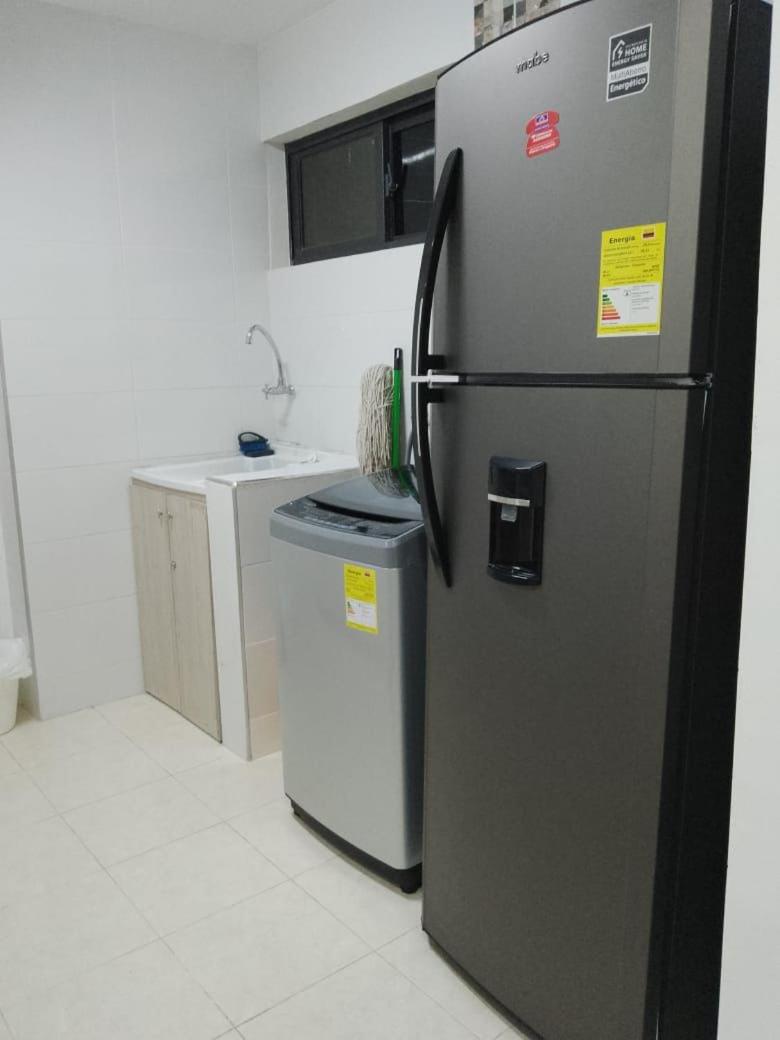 HERMOSO Apartamento con piscina y cerca a PLAYA.