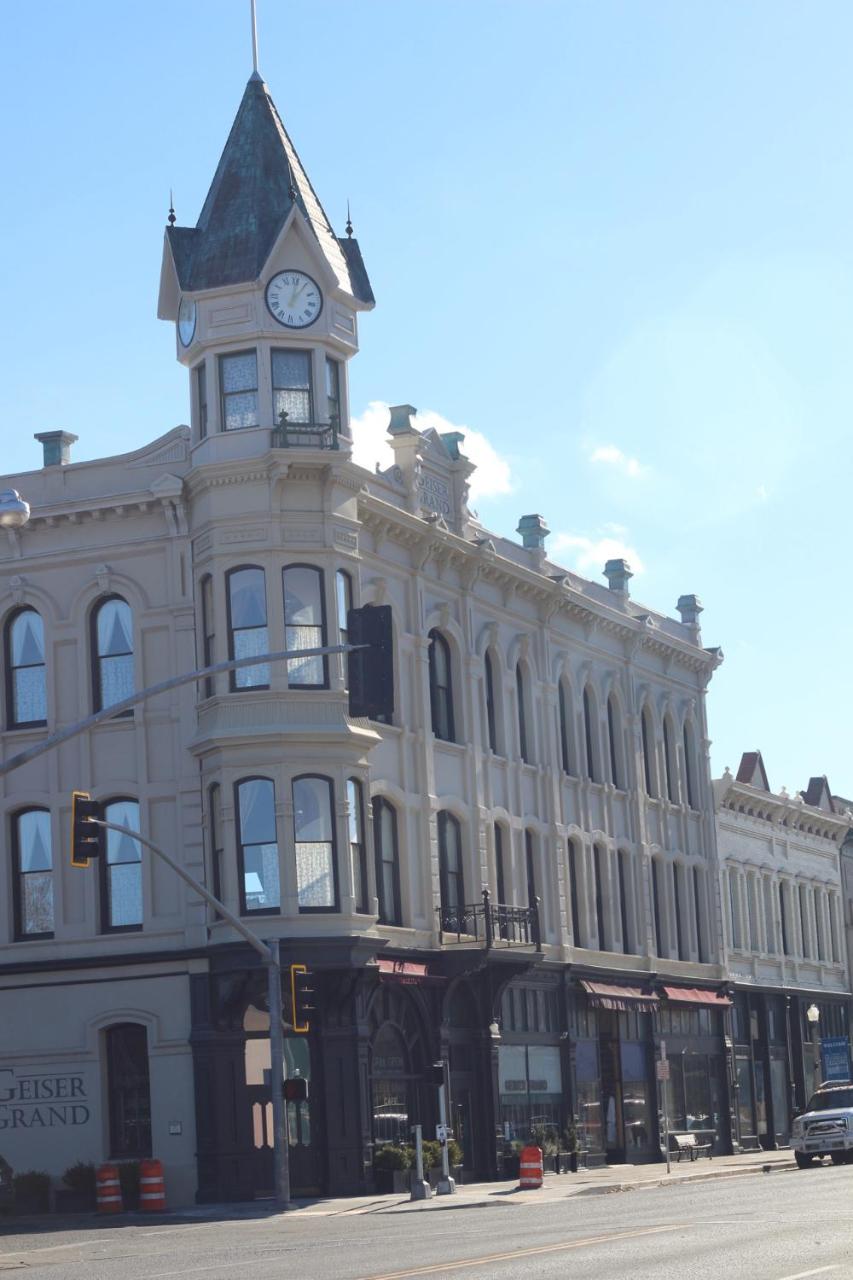 Baker City Vacations - Geiser Grand Hotel - Property Image 32