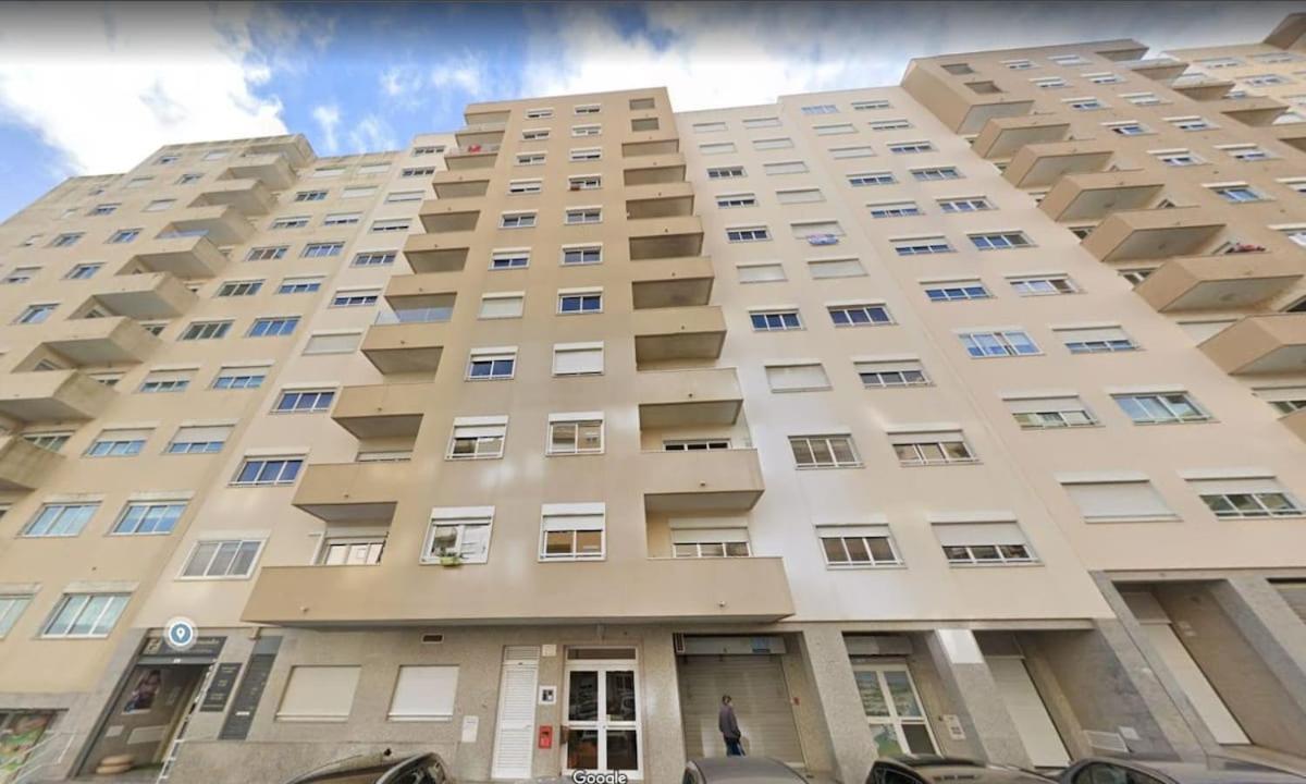 Carnaxide modern T1 apartment w balcony in Carnaxide Oeiras Lisbon