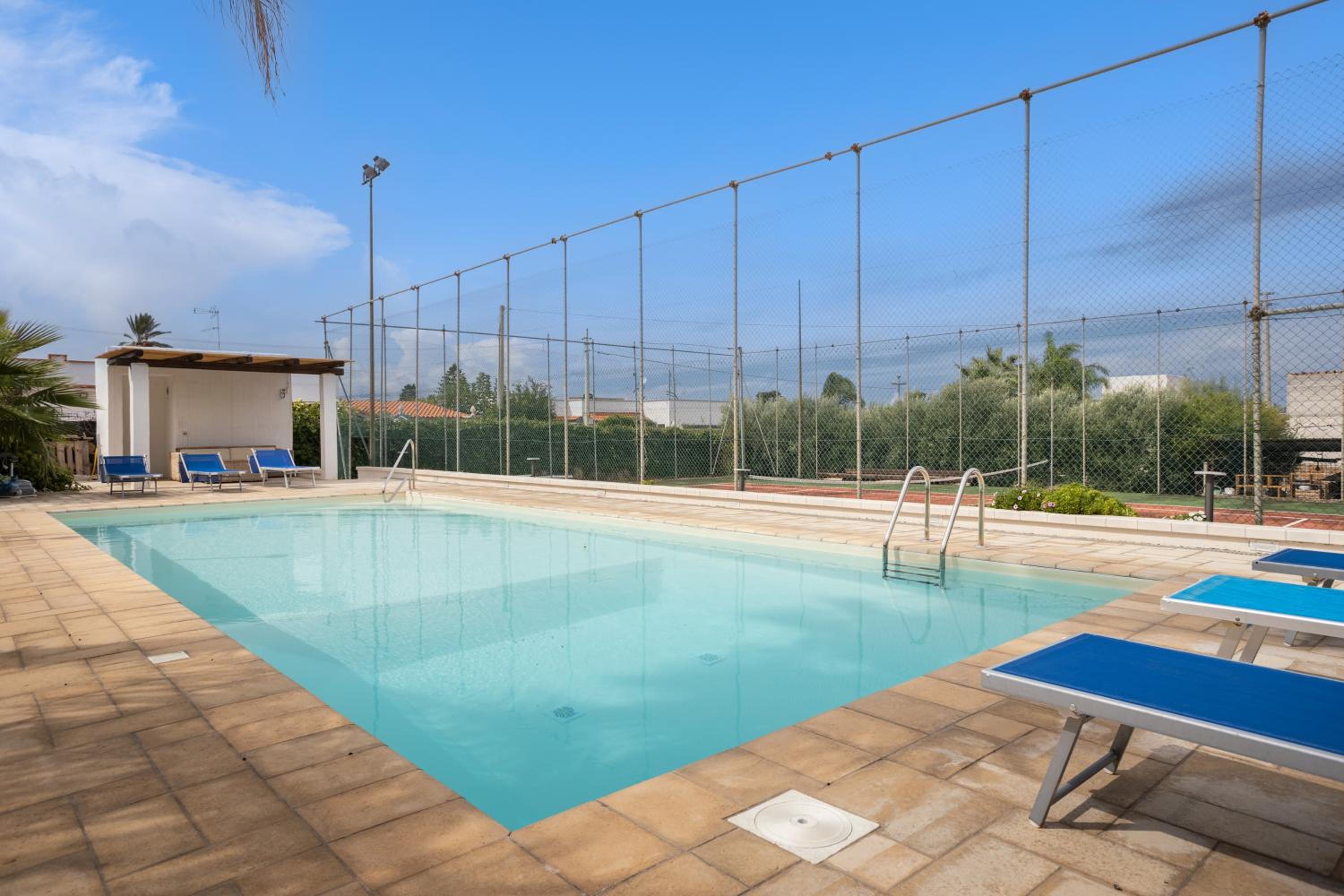 Villa a 300 Mt. dal Mare (Magaggiari) con campo da tennis photo 3