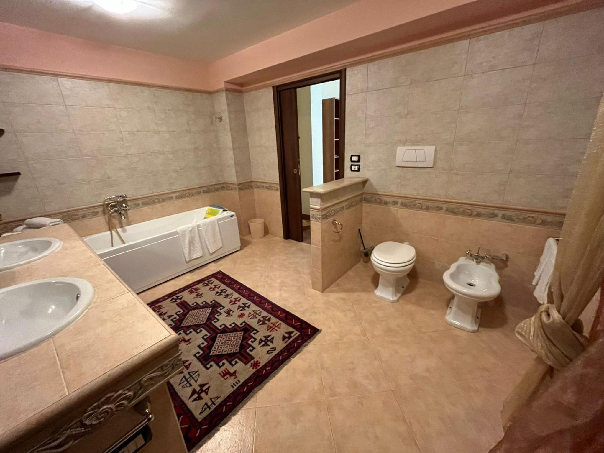 Villa Isabella alloggi e camere con parcheggio interno custodito
