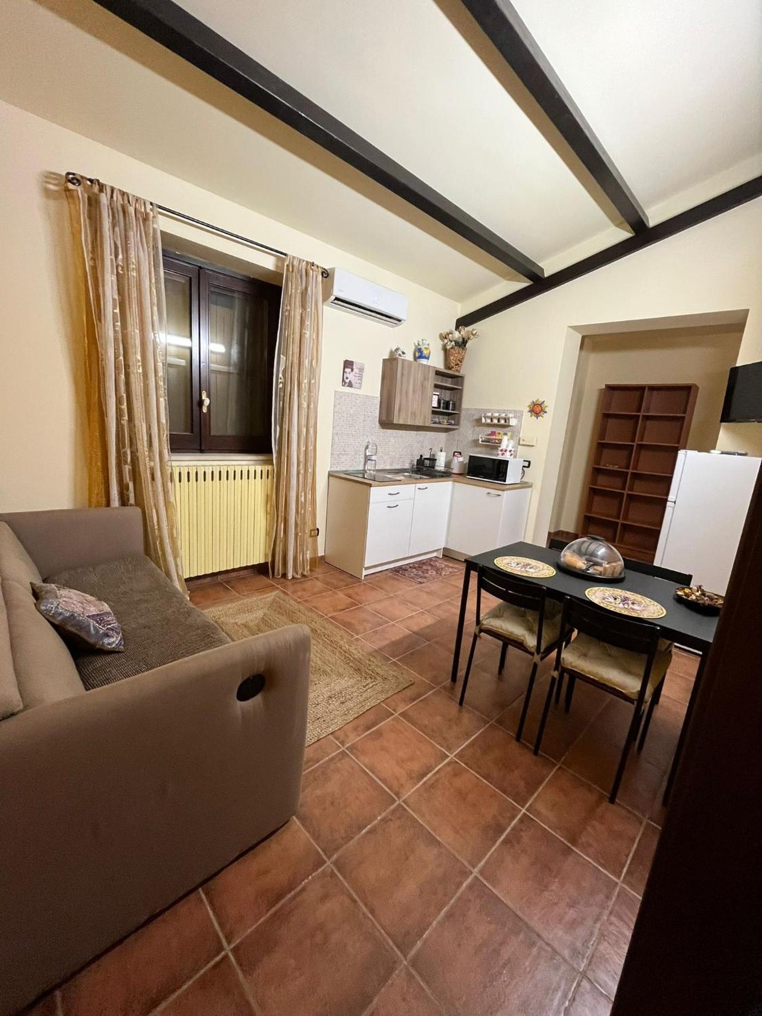 Villa Isabella alloggi e camere con parcheggio interno custodito