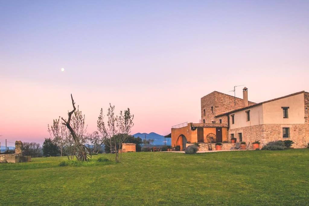 Mas Coquells, preciosa masia en plena natura view 2