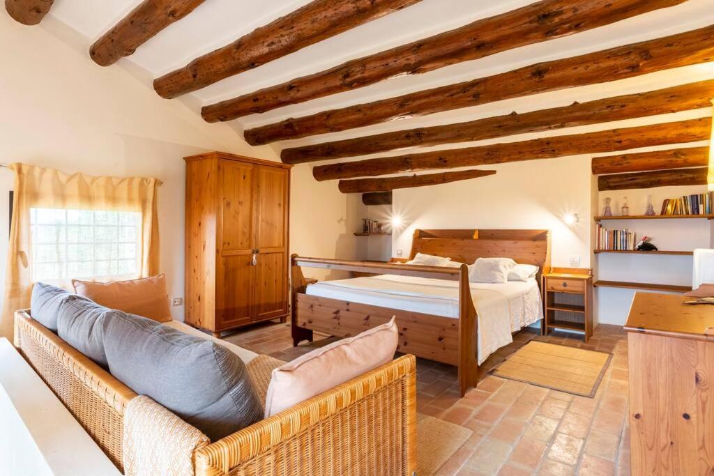 Mas Coquells, preciosa masia en plena natura view 5