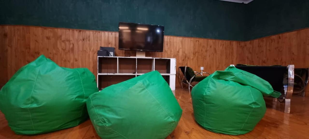 Clover Hostel