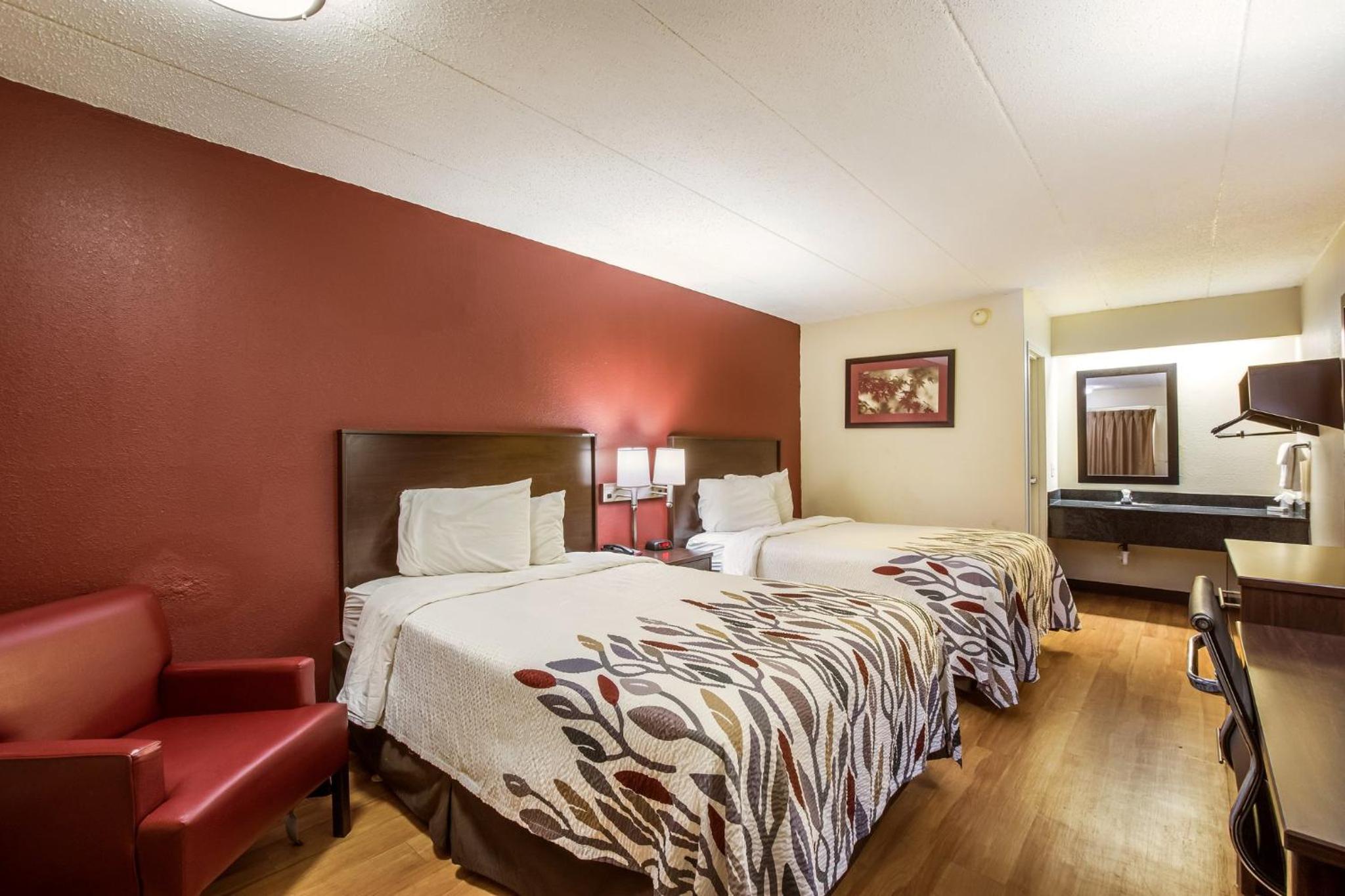 Saginaw Vacations - Red Roof Inn Saginaw - Frankenmuth - Property Image 7