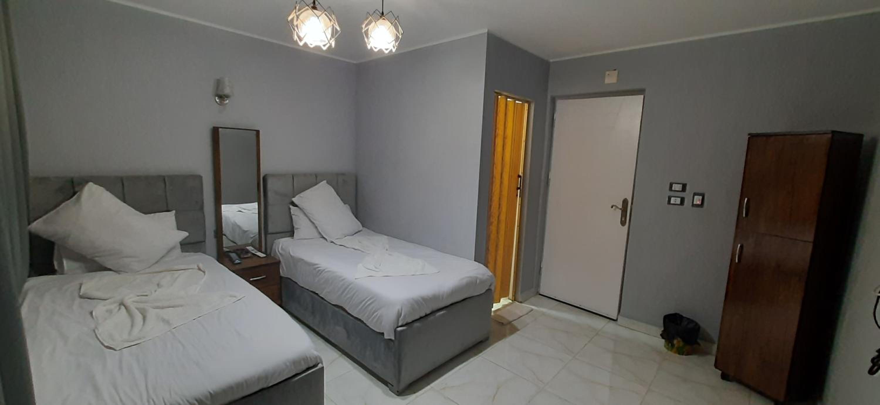 NADA _ HOTEL