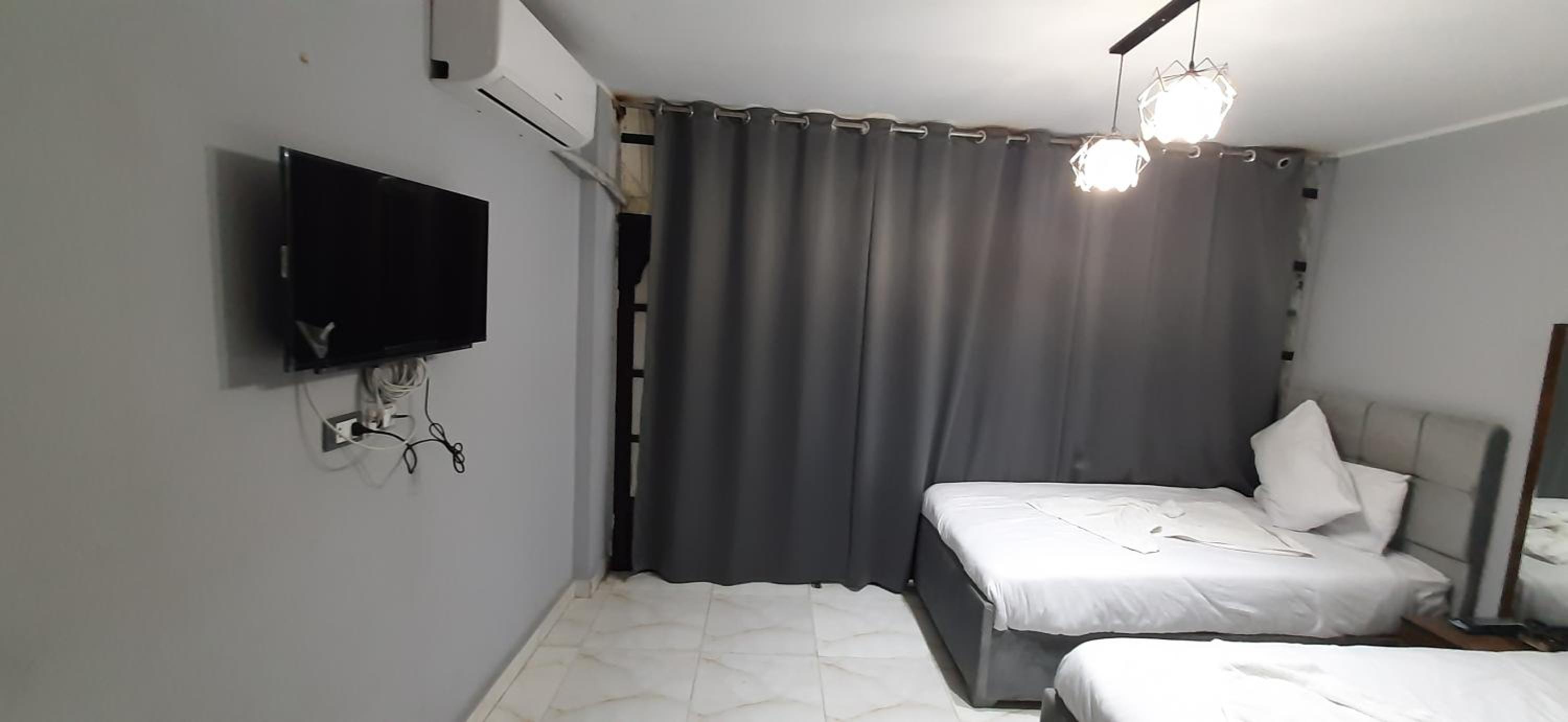 NADA _ HOTEL