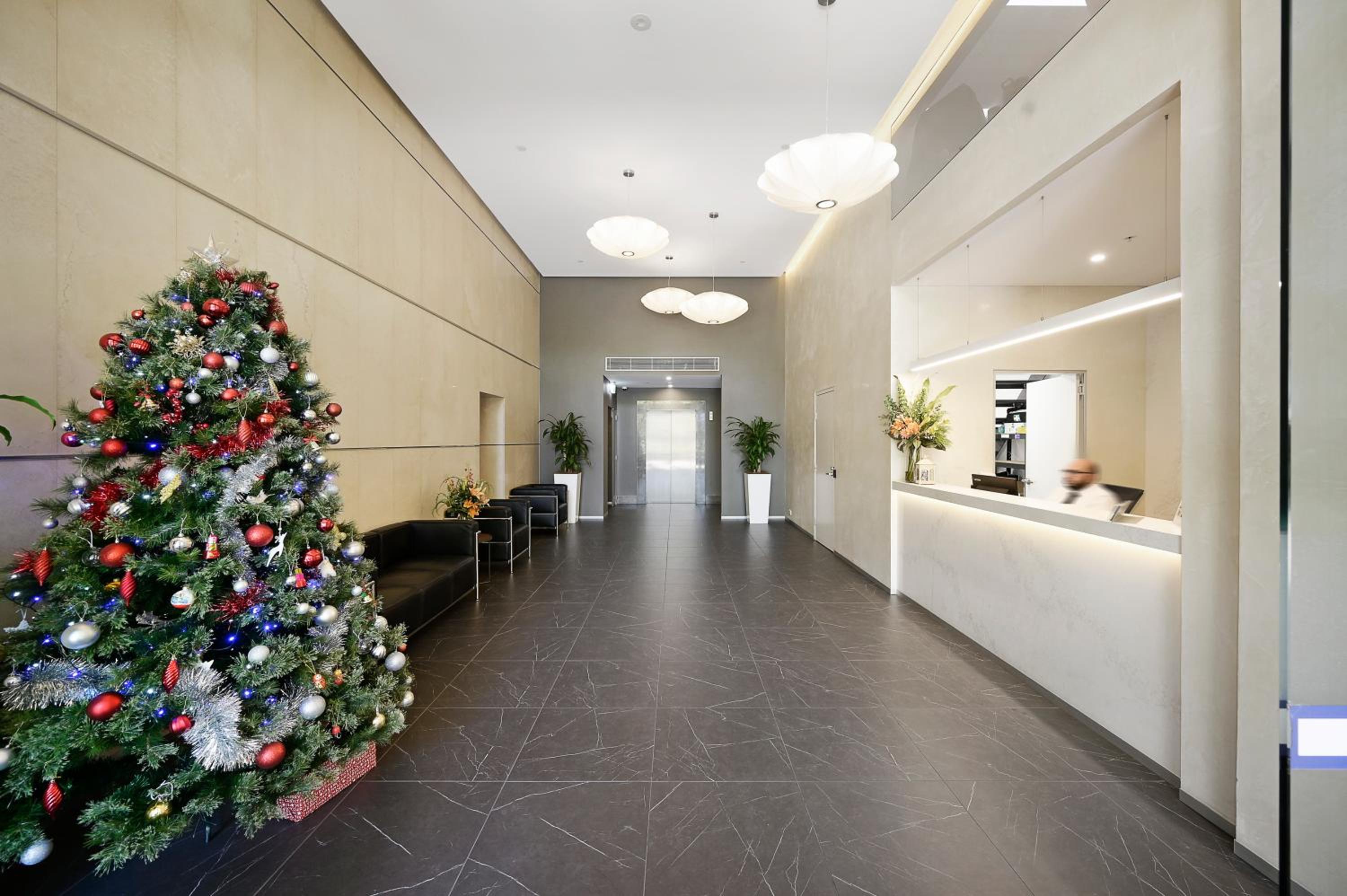 The Alexander Apartments - Harbour Views, Parking, Pool, 24hr Concierge