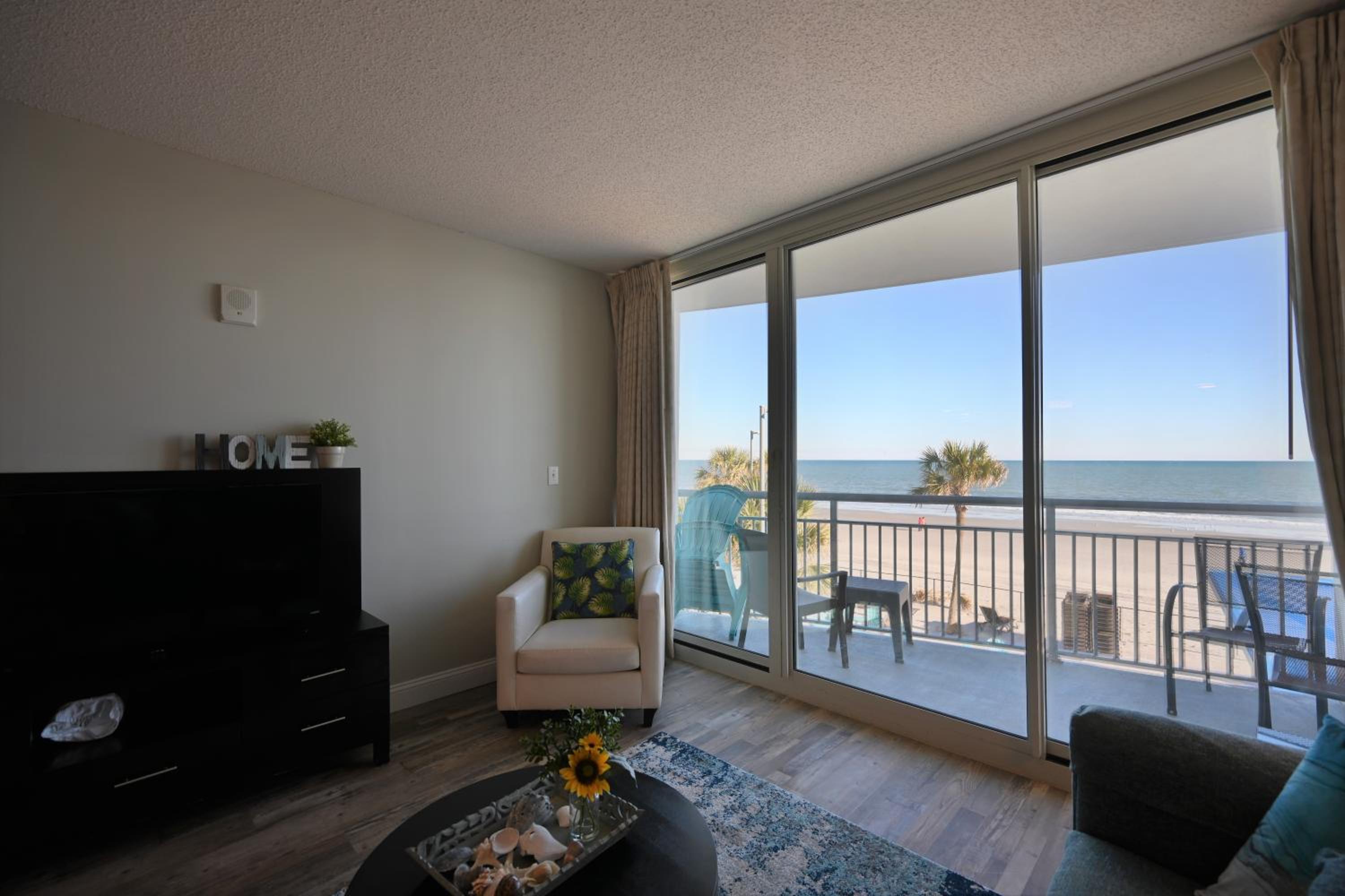 Gorgeous Ocean Front Condo 2bd 2 full baths, 2 balconies view 5