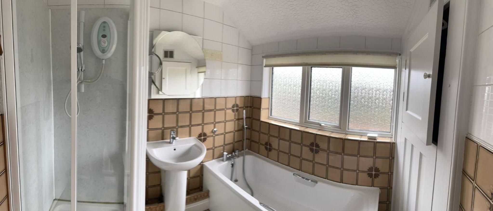 Amazing and Romantic O2 Arena 4 Bedrooms House free parking