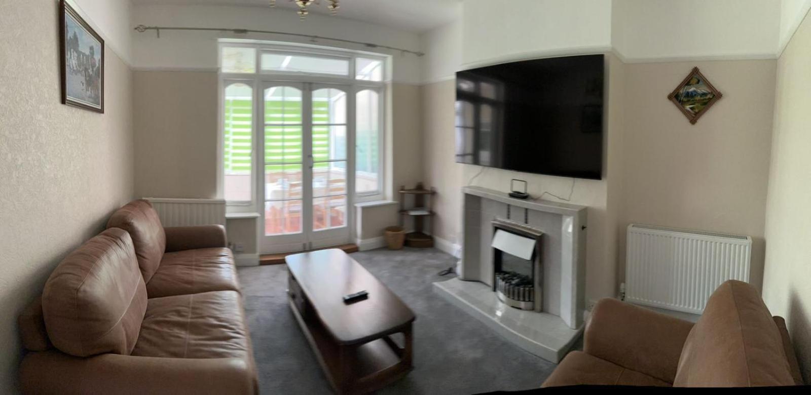 Amazing and Romantic O2 Arena 4 Bedrooms House free parking