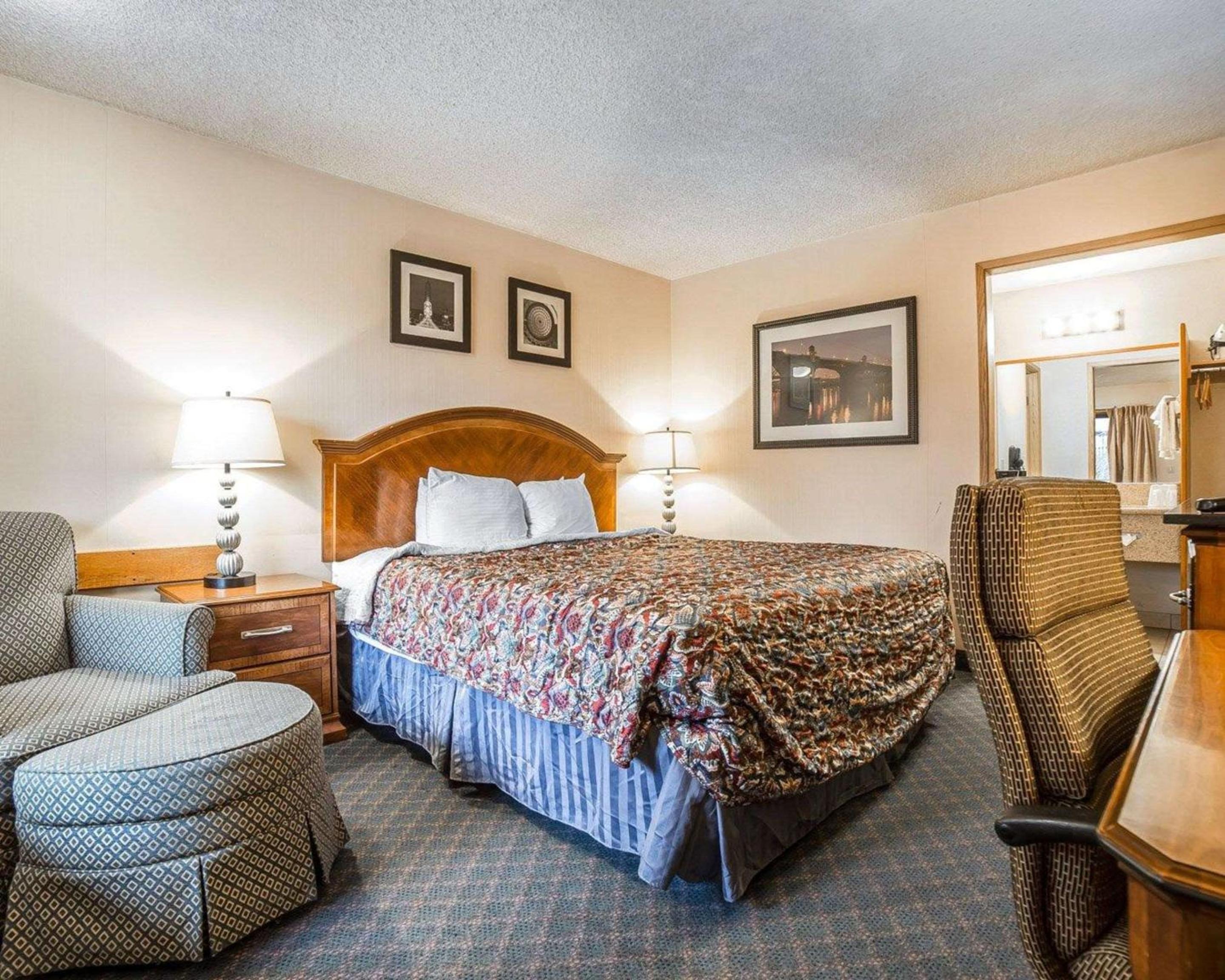 Baker City Vacations - Rodeway Inn - Property Image 26
