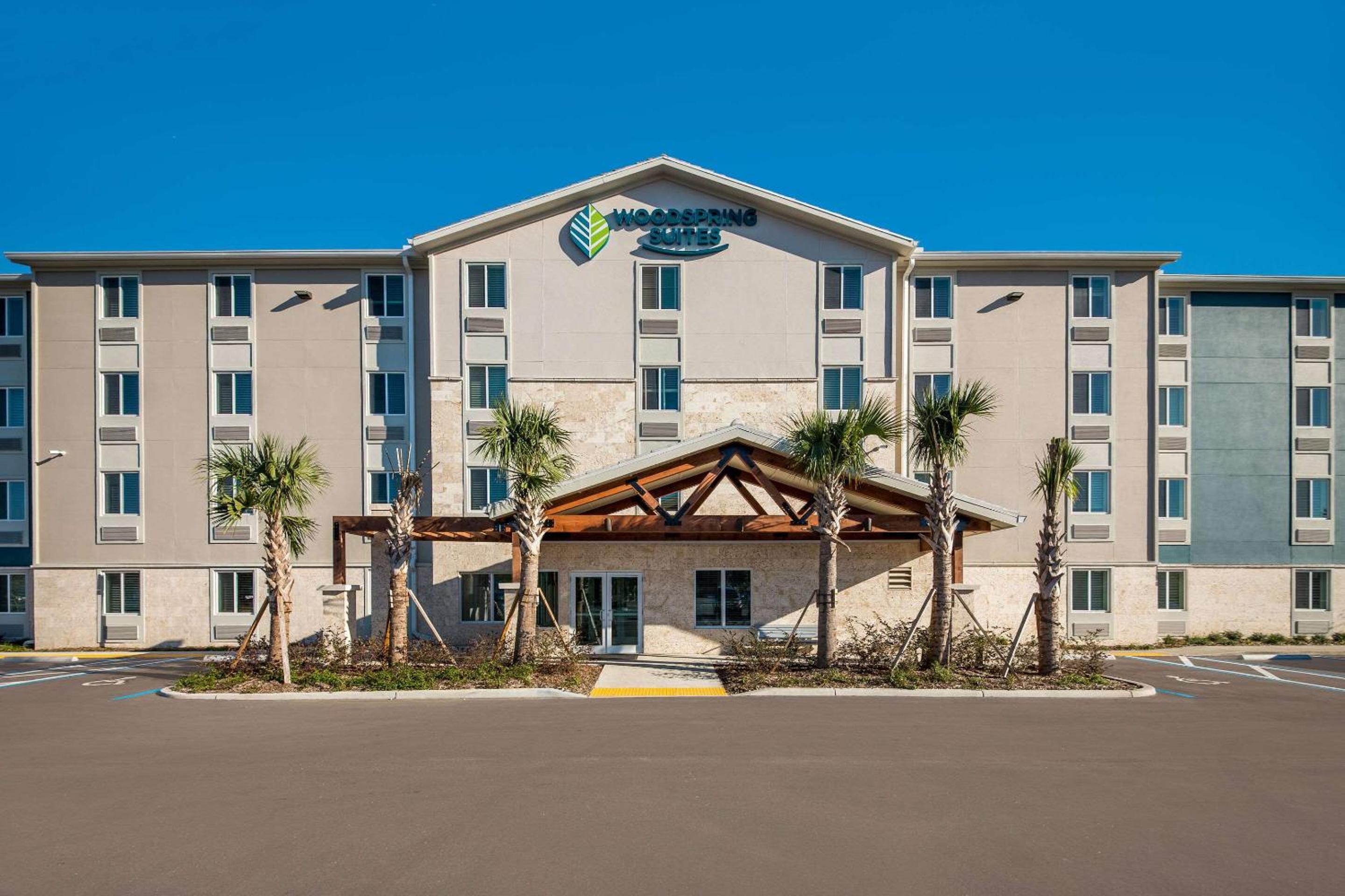 Tampa Bay Area Vacations - WoodSpring Suites Wesley Chapel-Tampa - Property Image 1