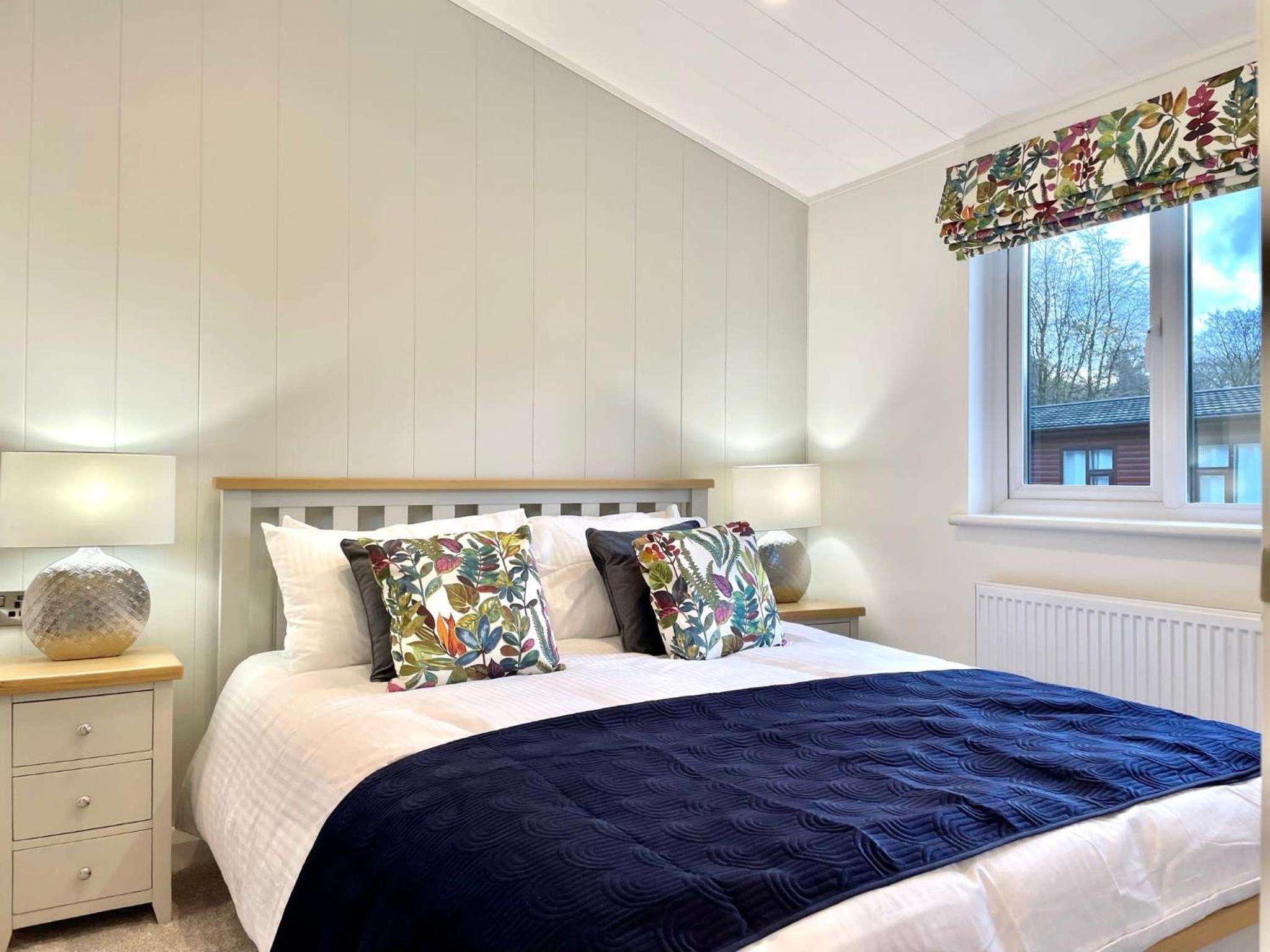Thirlmere 4 Luxury Lodge at White Cross Bay Windermere view 3