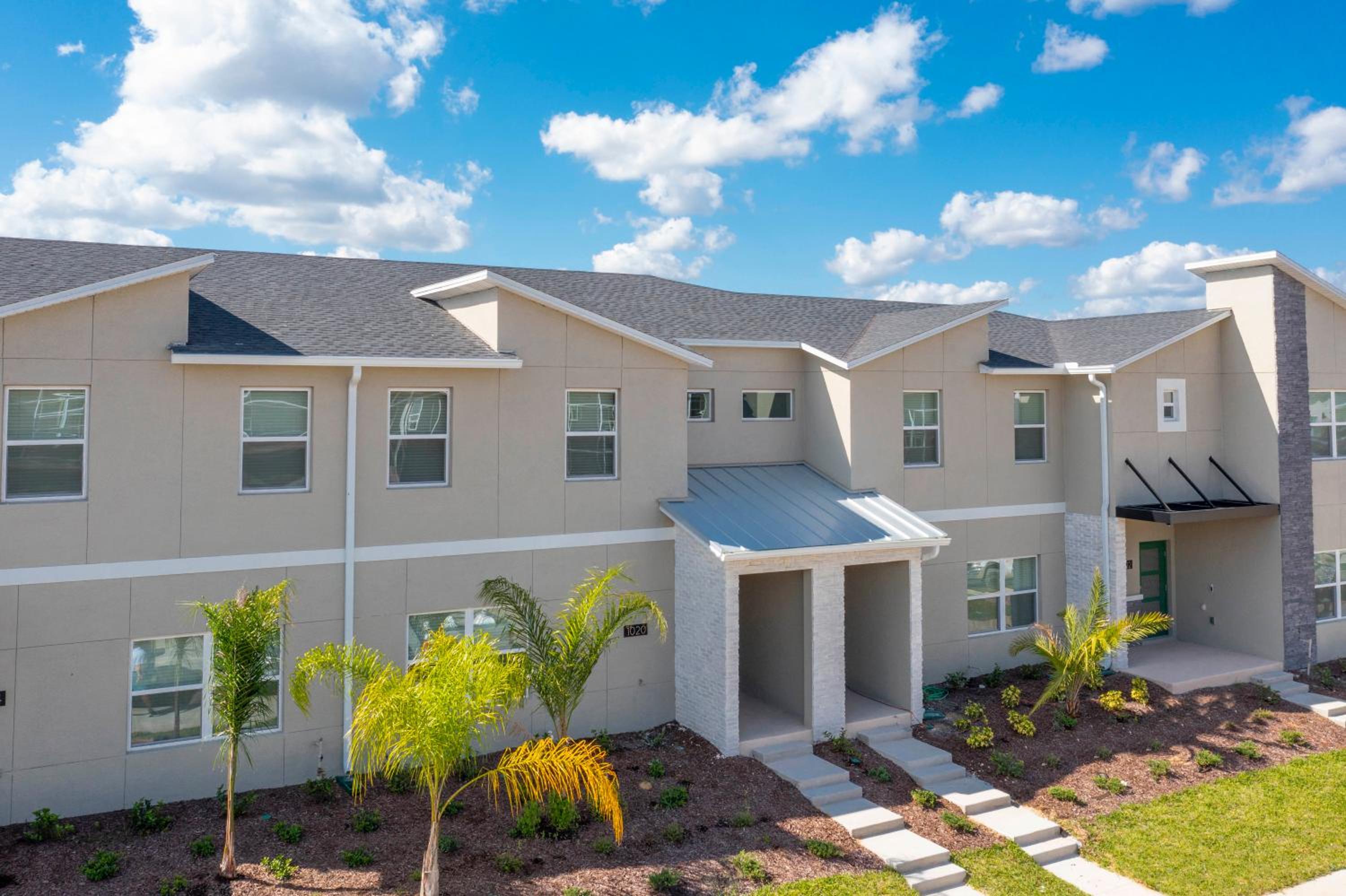 Gorgeous 4 Bd w/ Pool at Champions Gate Resort 1020