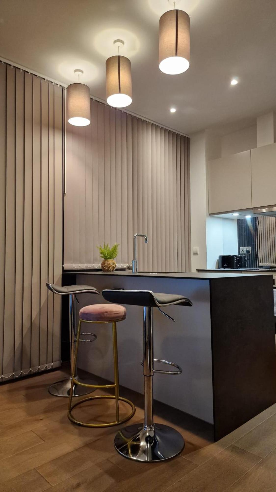 New Modern Apartment near Heathrow Airport view 5